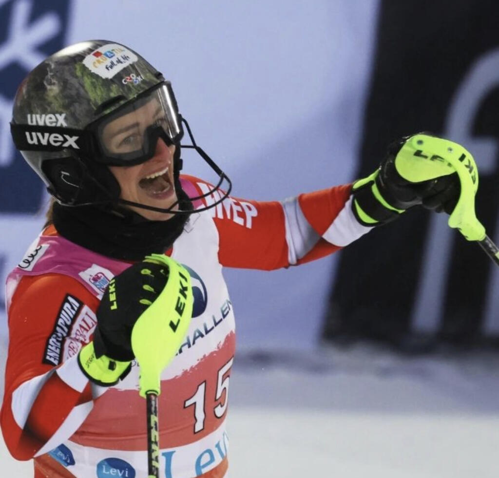 Slovenskej lyžiarke Petre Vlhovej pribudla ďalšia veľká konkurentka v podobe Leony Popovičovej , ktorá vystrkuje rožky a podáva čoraz lepšie výkony.