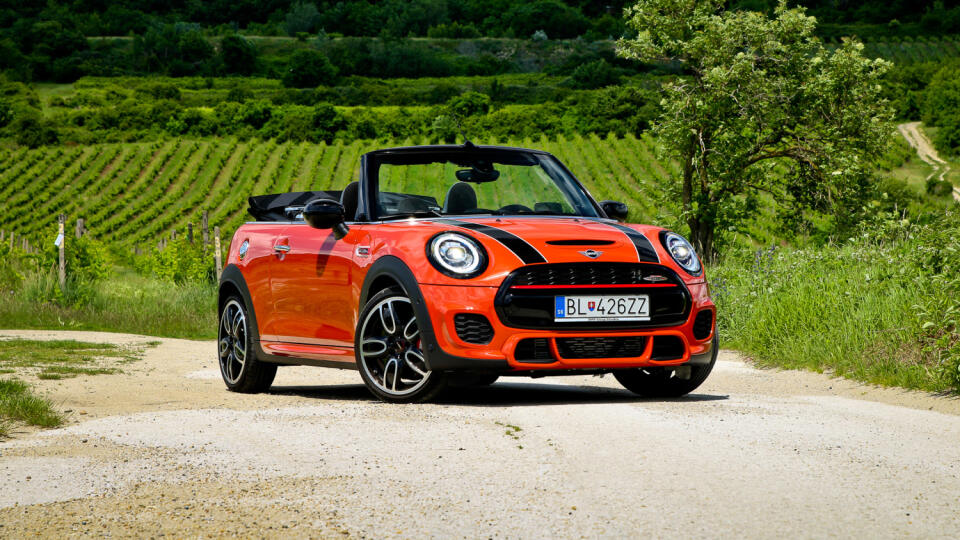 MINI Cabrio John Cooper Works.