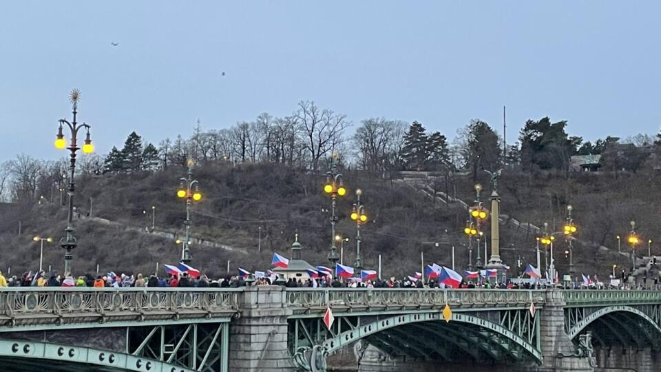 Na proteste v Prahe sa zišlo približne 5 tisíc ľudí.
