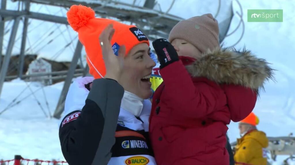 Neter Lujza fandila nedávno svojej tete priamo v Lienzi. Televízie ponúkli po 1. kole fanúšikom aj takéto rozkošné zábery.