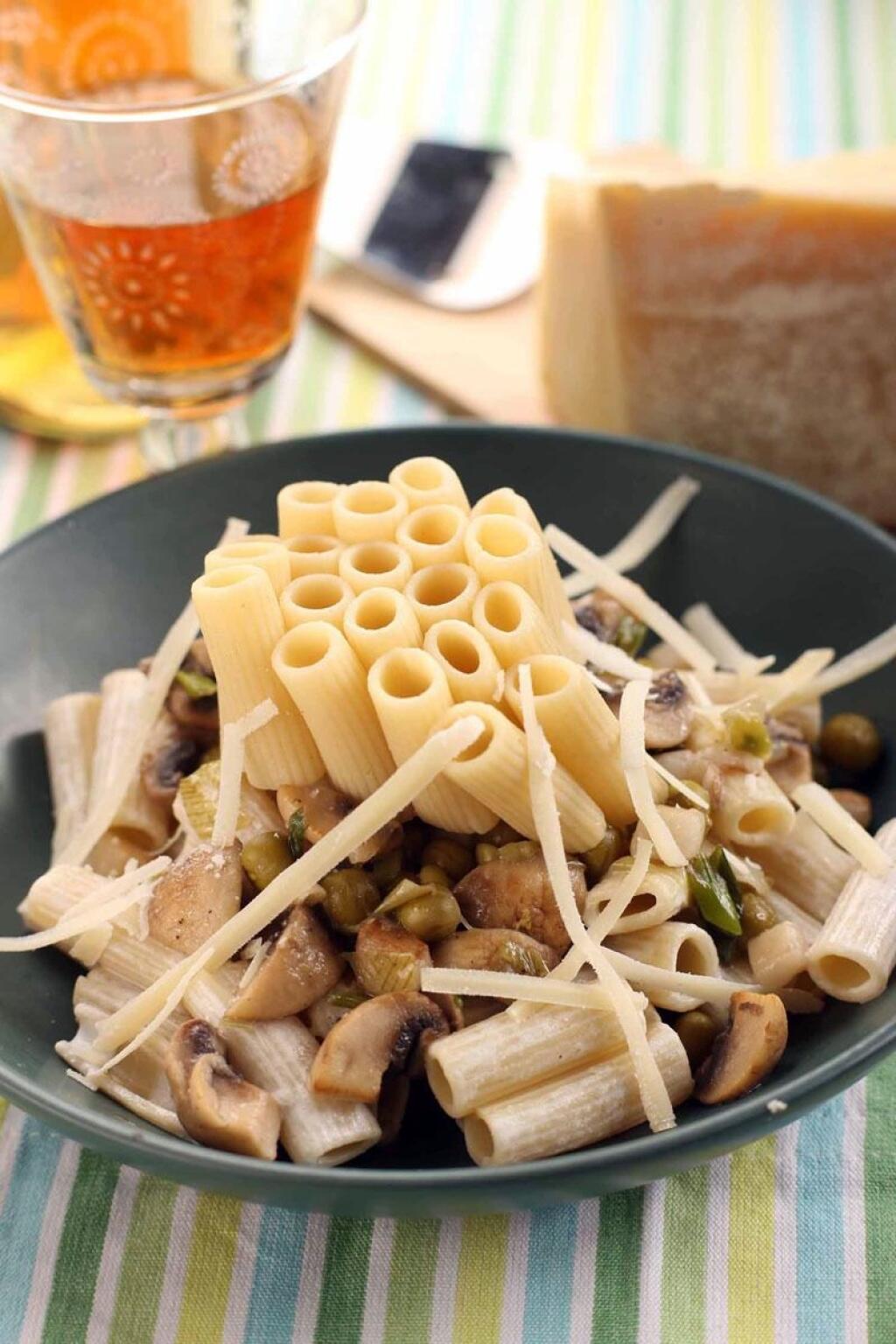 Rigatoni s vínovo-hubovou omáčkou