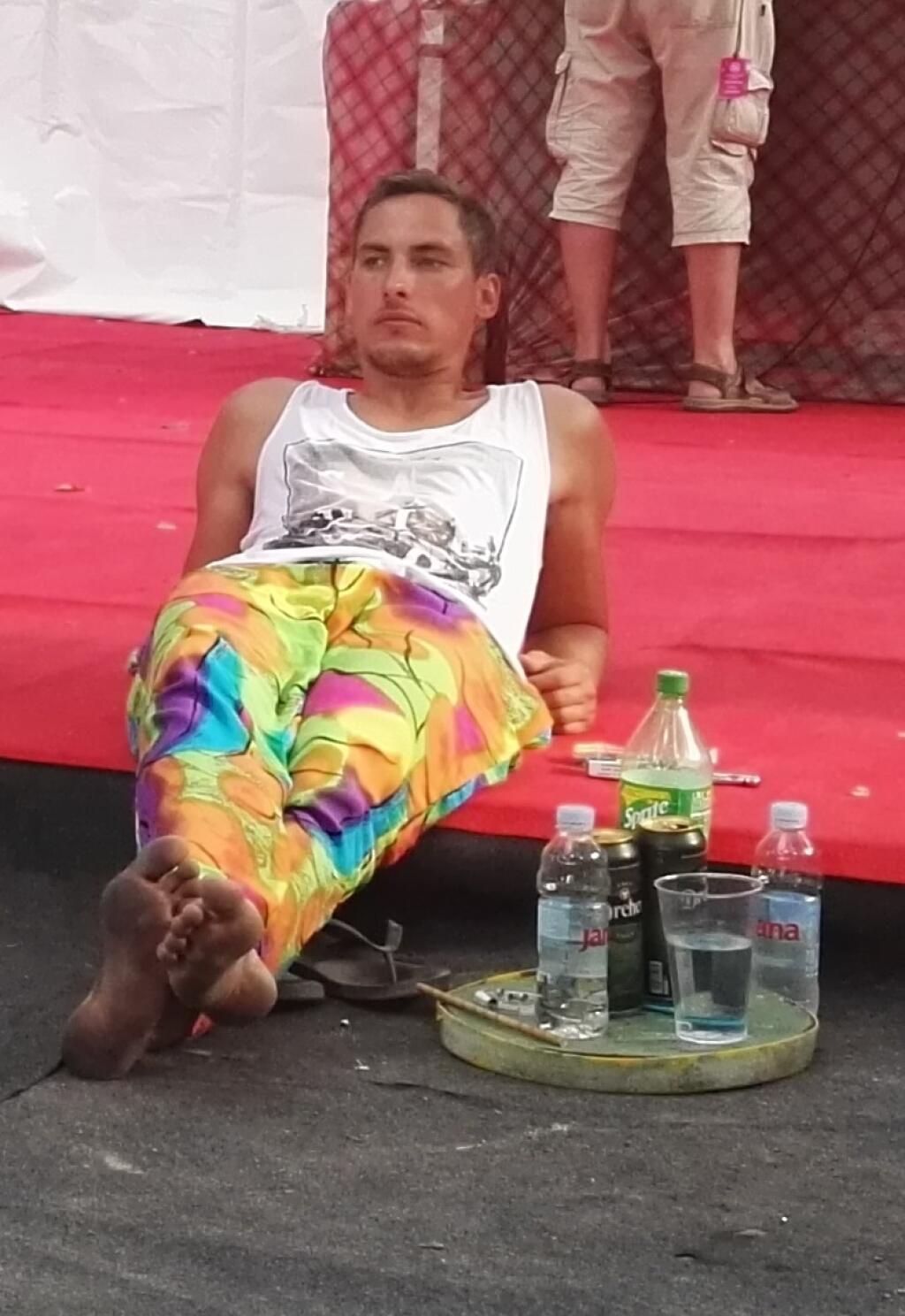 Festivalová móda zo Szigetu 2019: Pestrofarebná a vzorovaná kultúra u chalanov.