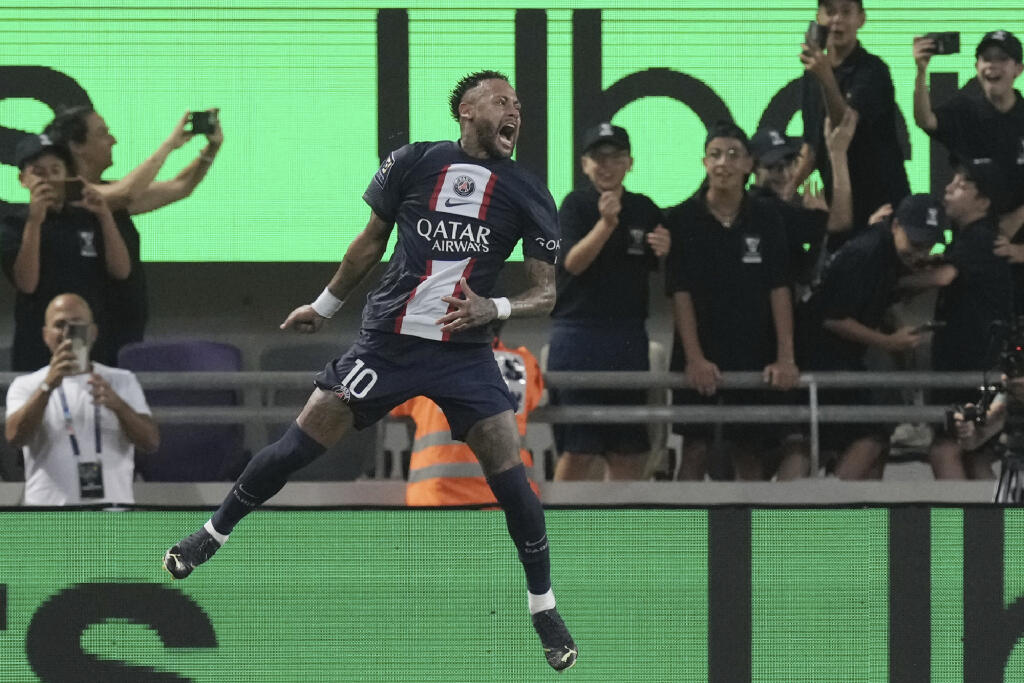 Marco Verratti mu poslal parádny pas za obranu, Neymar si ho spracoval na pravom kolene a ľavačkou spečatil triumf Paríža Saint-Germain na pôde Maccabi Haifa 3:1.