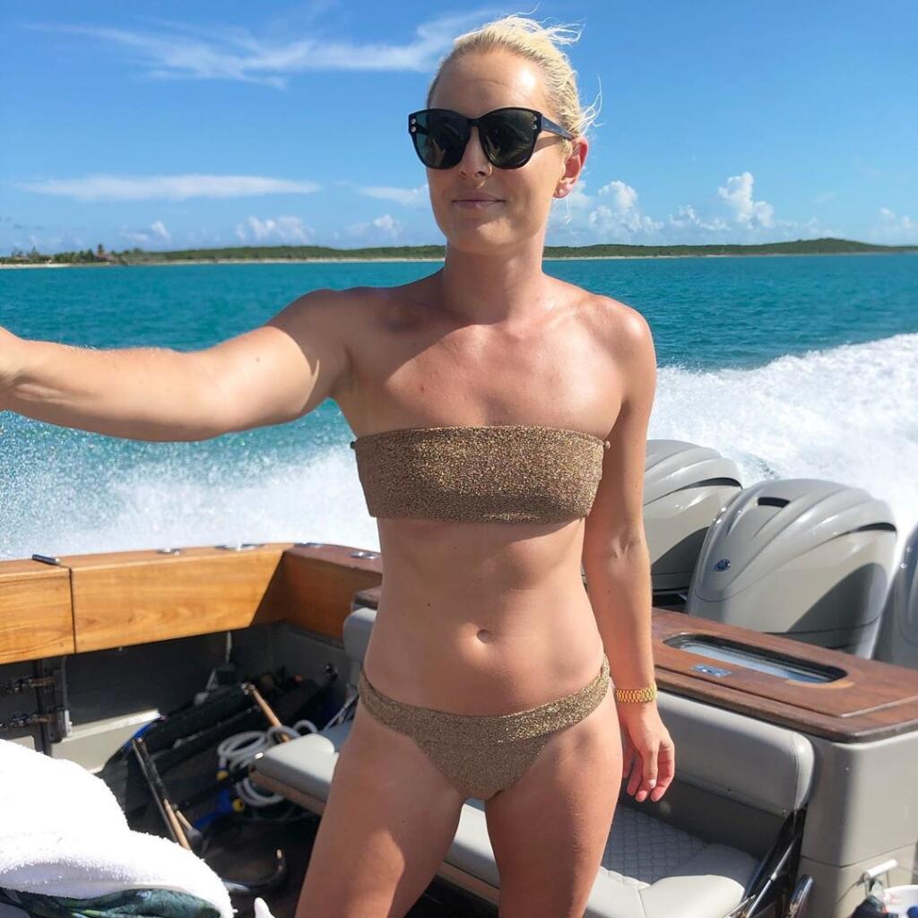 Dovolenku nevynechala ani bývalá lyžiarka Lindsey Vonnová. Užívala si na Bahamách a nezabudla predviesť svoje sexi krivky.