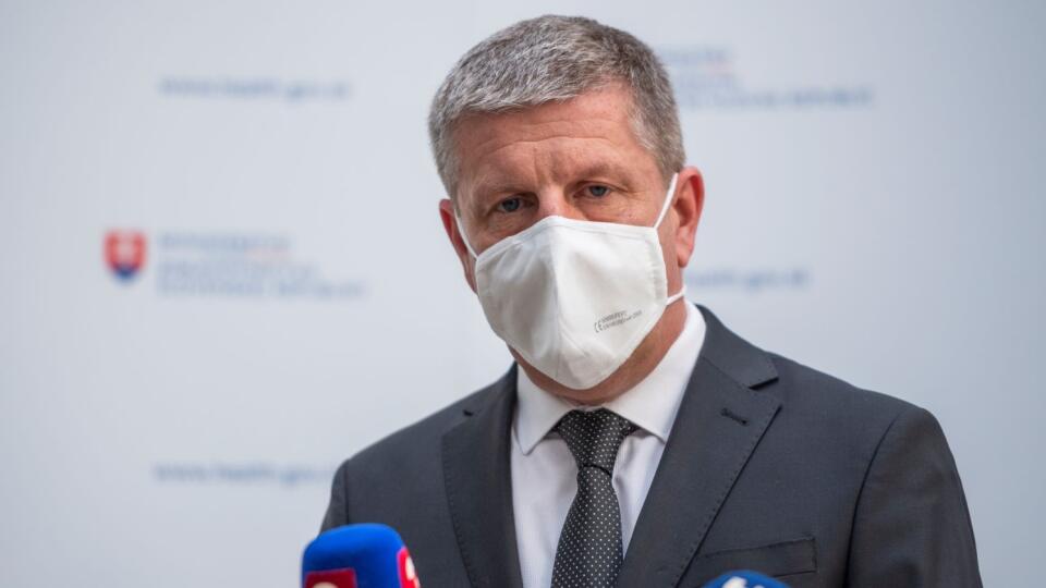 Vladimír Lengvarský tlačová konferencia po jeho symbolickom uvedení do funkcie na Ministerstve zdravotníctva SR
Na snímke nový minister zdravotníctva SR Vladimír Lengvarský počas tlačovej konferencie po jeho symbolickom uvedí do funkcie na Ministerstve zdravotníctva SR v Bratislave 1. apríla 2021 po vymenovaní novej vlády E. Hegera. FOTO TASR - Jaroslav Novák