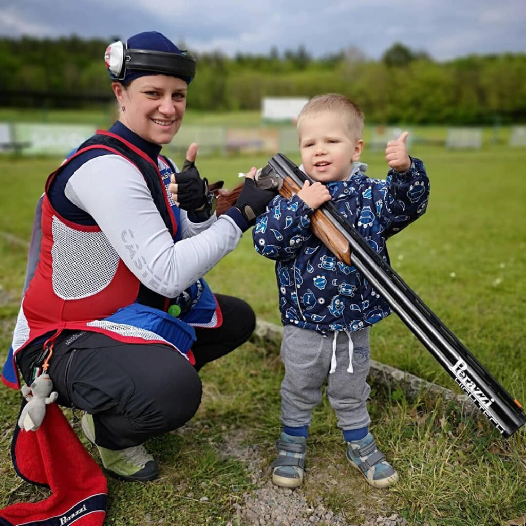Aj Zuzana Rehák-Štefečeková ponesie slovenskú vlajku.