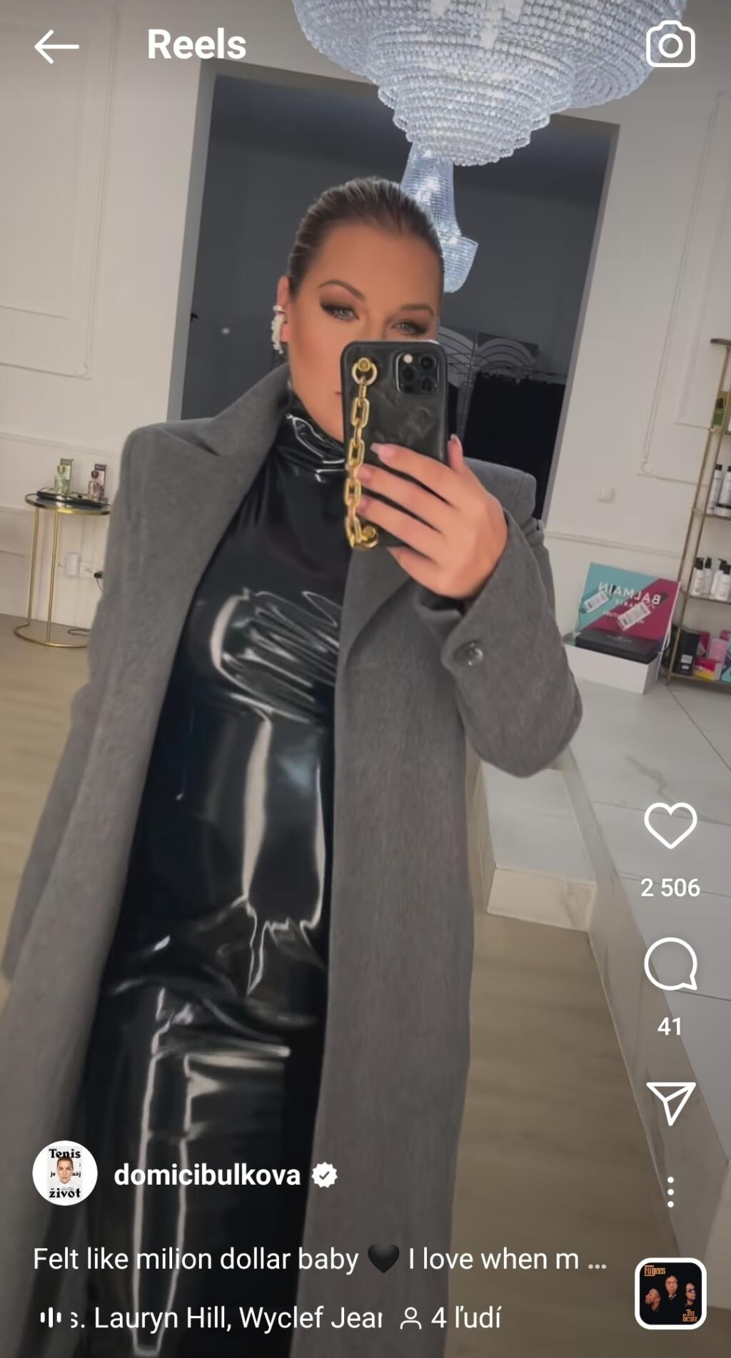 Naša tenistka na dôchodku rozhodne vie, čo je to móda a preto nesmela chýbať ani na podujatí, ktoré sa konalo cez víkend v bratislavskom nákupnom centre Nivy.