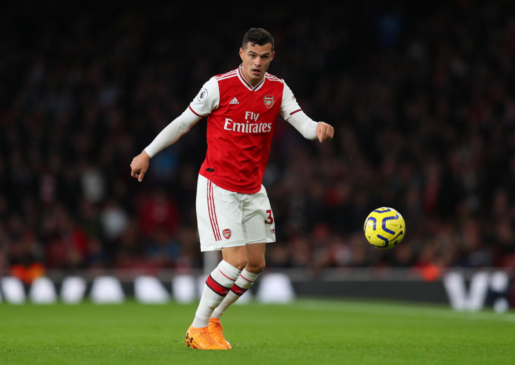 Švajčiarsky futbalista Granit Xhaka mieri späť do Nemecka.