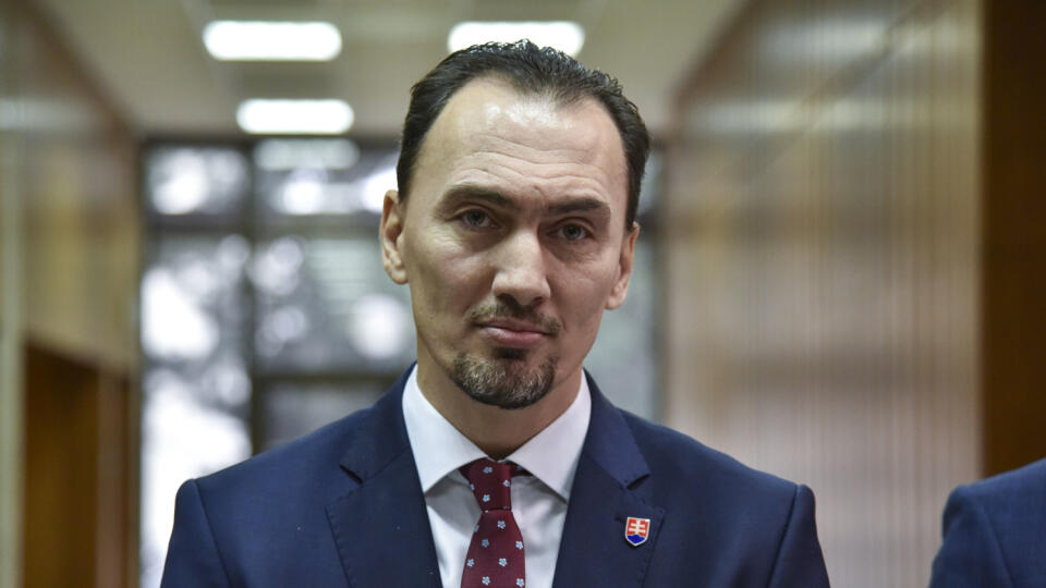 Na snímke prezident Slovenského zväzu ľadového hokeja Miroslav Šatan počas brífingu po skončení 192. schôdze vlády SR 22. januára 2020 v Bratislave. FOTO TASR - Pavol Zachar