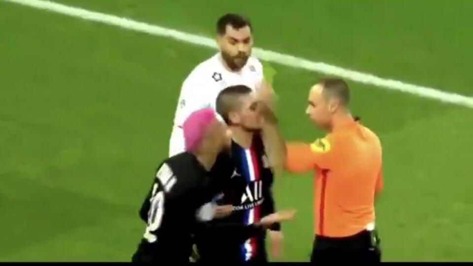 VIDEO Kam speje futbal? Dostal žltú kartu za trik: Hádky s rozhodcom ešte aj po zápase!