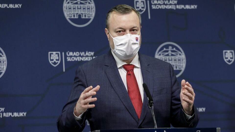 Na snímke minister práce, sociálnych vecí a rodiny SR Milan Krajniak (Sme rodina) počas tlačovej konferencie na tému: Vláda upravila covid automat, 3. februára 2021 v Bratislave. FOTO TASR - Dano Veselský