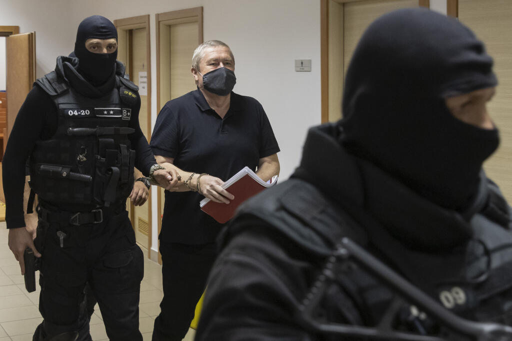 Súdne pojednávanie na Špecializovanom trestnom súde v Pezinku so špeciálnym prokurátorom Dušanom Kováčikom, obvinenom z korupcie. 