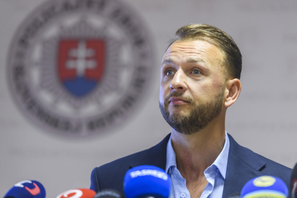 Na snímke minister vnútra SR Matúš Šutaj Eštok (Hlas-SD) počas tlačového brífingu Policajného zboru SR k štvrtkovému incidentu pred domom zvoleného prezidenta SR Petra Pellegriniho v Bratislave 31. mája 2024. FOTO TASR - Jaroslav Novák