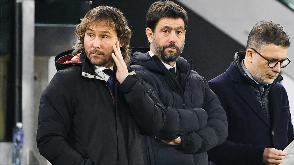 Juventus' outgoing President Andrea Agnelli (C) and Juventus' outgoing vice-president Pavel Nedved (L) attend the Italian Serie A footbal match between Juventus and Udinese on January 7, 2023 at the Juventus stadium in Turin.,Image: 748271291, License: Rights-managed, Restrictions: , Model Release: no