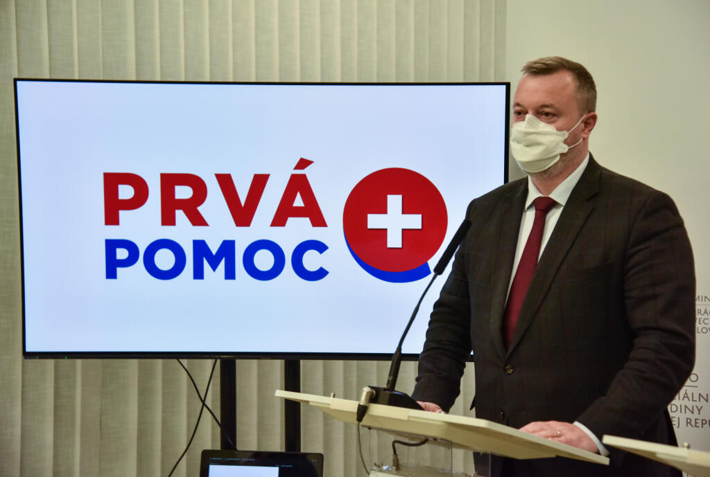 Na snímke minister práce, sociálnych vecí a rodiny SR Milan Krajniak (Sme rodina) počas tlačovej konferencie ministerstva práce, sociálnych vecí a rodiny SR na tému Pomoc pre zavreté prevádzky 12. decembra 2021 v Bratislave. FOTO TASR - Pavol Zachar