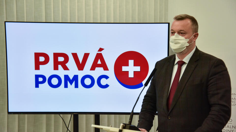 Na snímke minister práce, sociálnych vecí a rodiny SR Milan Krajniak (Sme rodina) počas tlačovej konferencie ministerstva práce, sociálnych vecí a rodiny SR na tému Pomoc pre zavreté prevádzky 12. decembra 2021 v Bratislave. FOTO TASR - Pavol Zachar