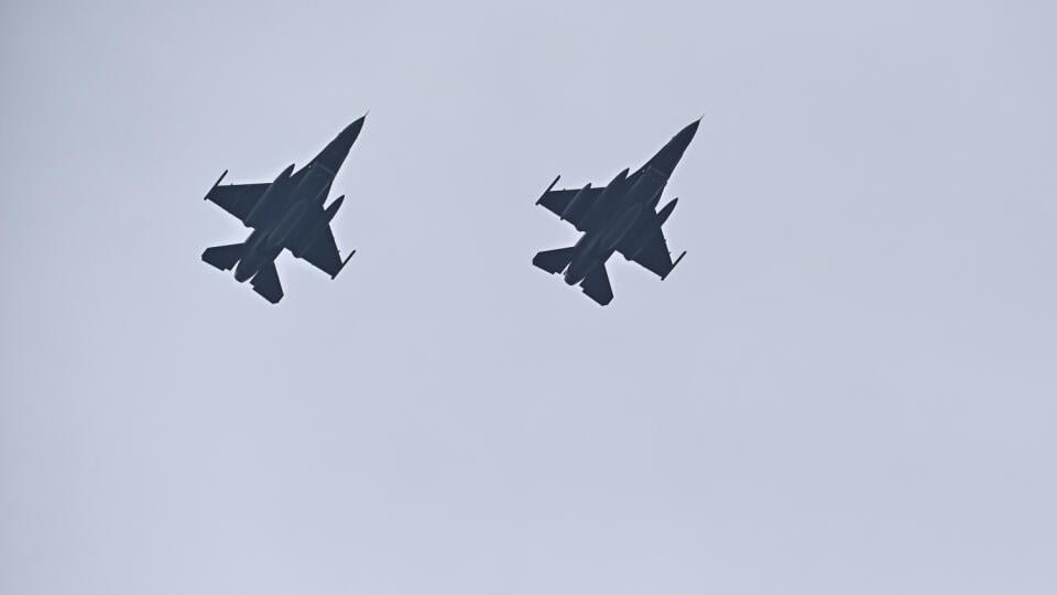 Z príletu dvoch nových stíhačiek F-16 Block 70 na leteckú základňu Malacky, 2. apríla 2025. FOTO TASR - Michal Svítok
