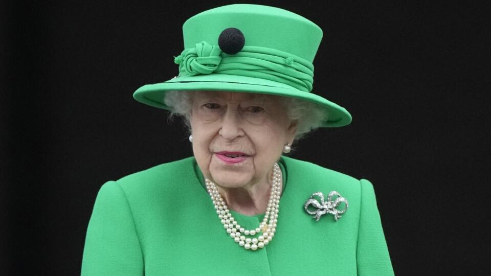 Kráľovná Alžbeta II. sa v závere osláv ukázala na balkóne Buckinghamského paláca.