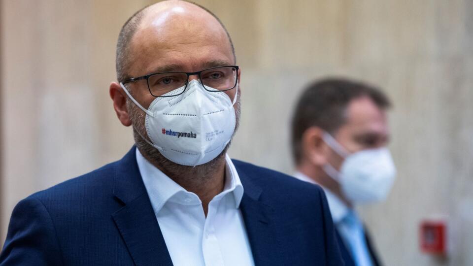 Richard Sulík a v pozadí predseda vlády SR Igor Matovič