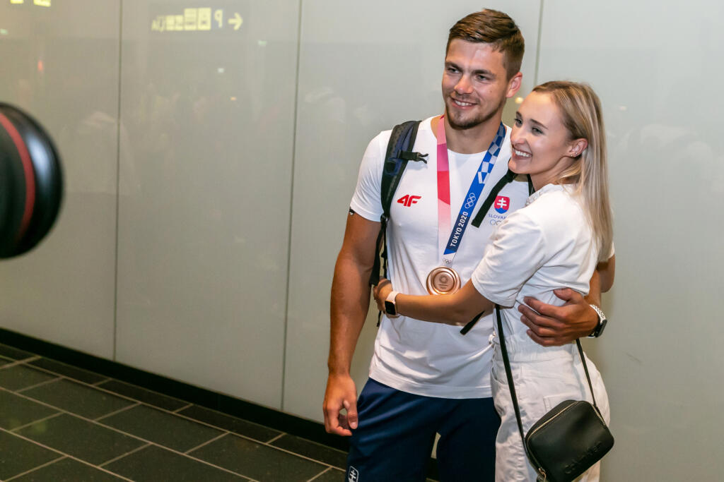 Denis Myšák prezradil, že ho čaká svadba so snúbenicou Kristínou a práve tá zhltne časť z prémie za bronz v Tokiu.