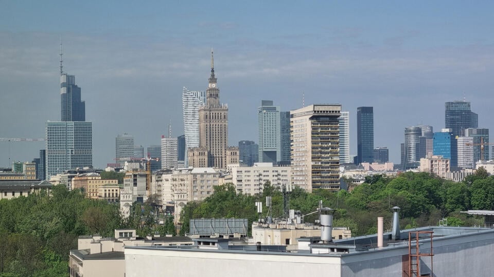 Panoráma nového centra poľskej metropoly Varšava vo štvrtok 24. apríla 2025. FOTO TASR - Slavomír Gregorík