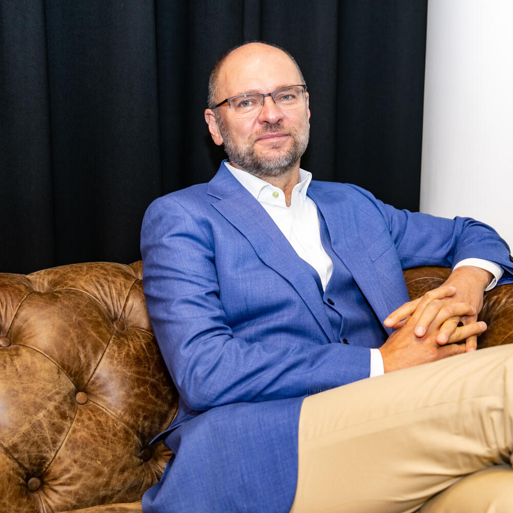 Na fotke je Richard Sulík, politik, poslanec, ekonóm, bývalý europoslanec a súčasný minister hospodárstva Slovenskej republiky.