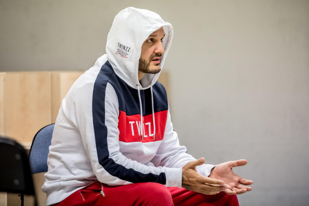 Rytmus tesne pred zápasom pôsobil pokojne a odhodlane. "Ak by som nemal šancu vyhrať, tak do toho nejdem," tvrdil.