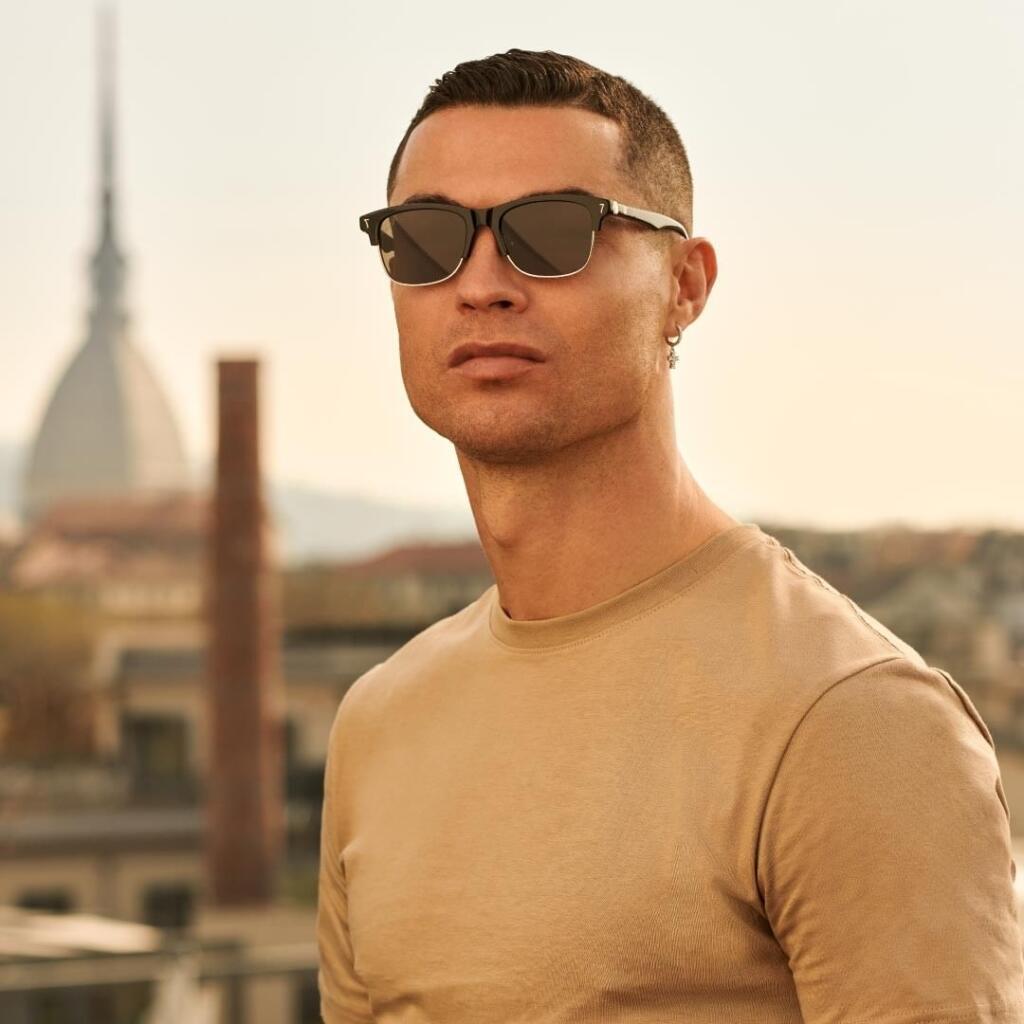 Svetoznáma americká speváčka P!nk oslovila prostredníctvom sociálnych sietí hviezdneho portugalského futbalistu Cristiana Ronalda o pomoc.