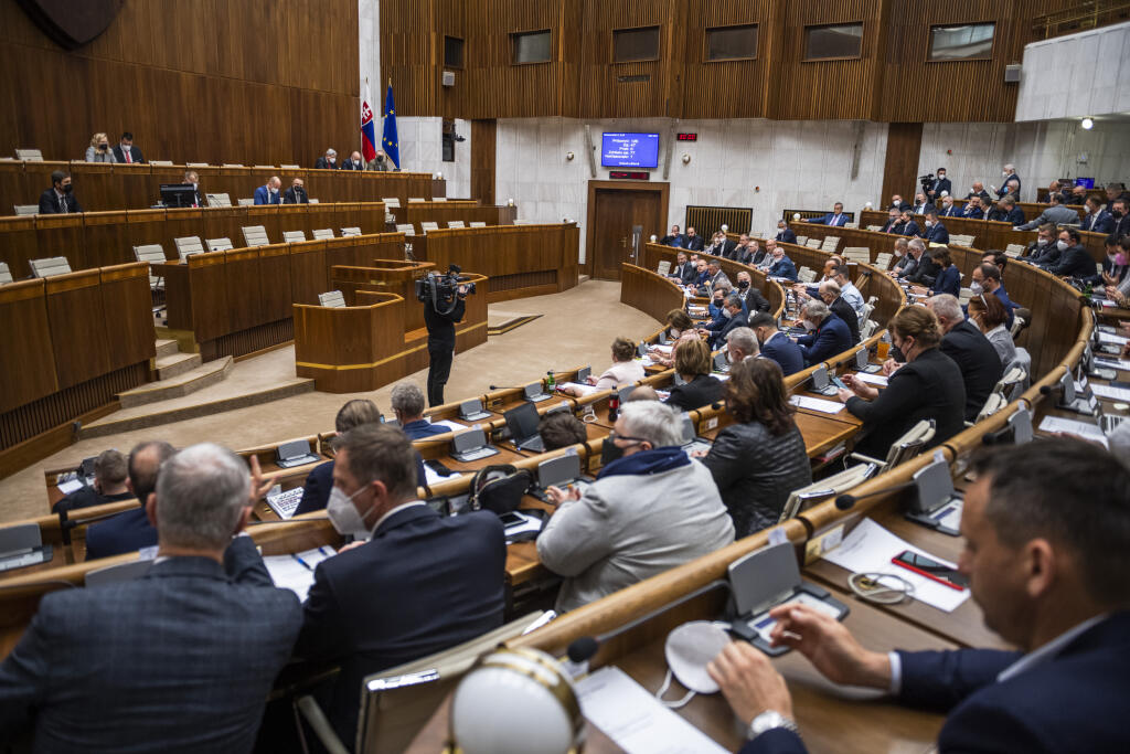 Na snímke plénum počas hlasovania na 60. schôdzi Národnej rady SR v Bratislave 30. marca 2022. FOTO TASR - Jaroslav Novák