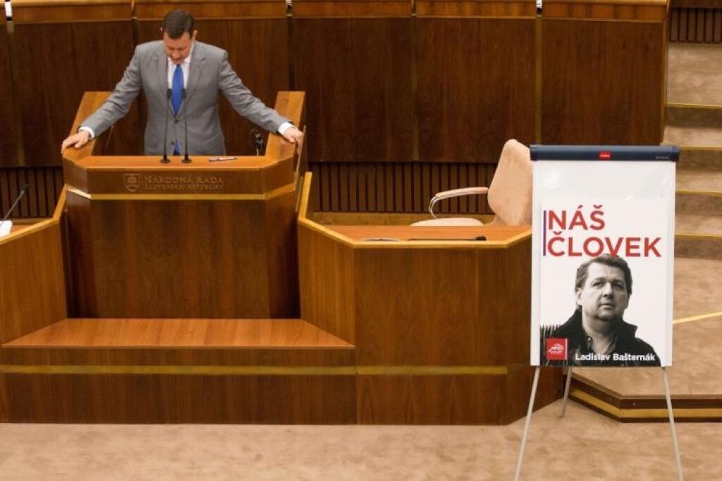 Kaliňák pre kauzu Bašternákovej DPH nepadol, partneri ho podržali