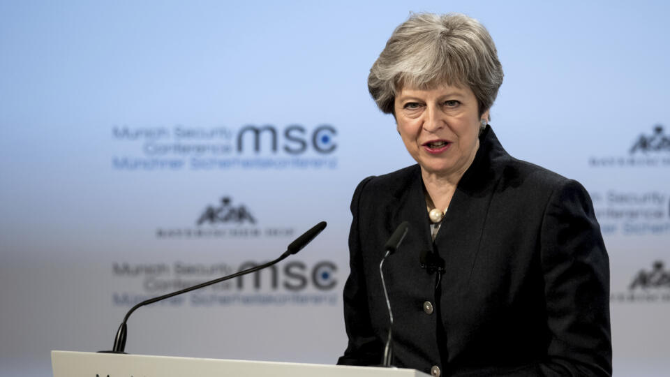 Britská premiérka Theresa Mayová  má tiež, čo povedať k situácii v Sýrii.