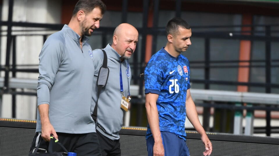 Na snímke vpravo Ivan Schranz (Slovensko) počas prípravného zápasu pred EURO 2020 vo futbale Rakúsko - Slovensko   6. júna 2021 vo Viedni. FOTO TASR - Martin Baumann