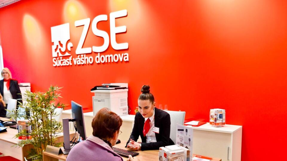 ZSE Energia: Všetci naši zamestnanci momentálne pracujú v rámci štandardného pracovného času, pokiaľ nie je ich prítomnosť na pracovisku nevyhnutná, majú nariadenú prácu z domu (home office).