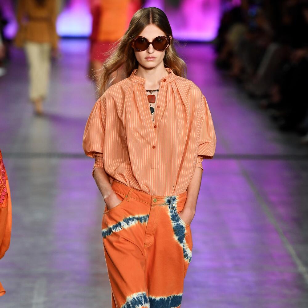 Alberta Ferretti: Voľné strihy a pohodlné materiály v sviežej farbe sú skvelou výbavou na slnečné dni.