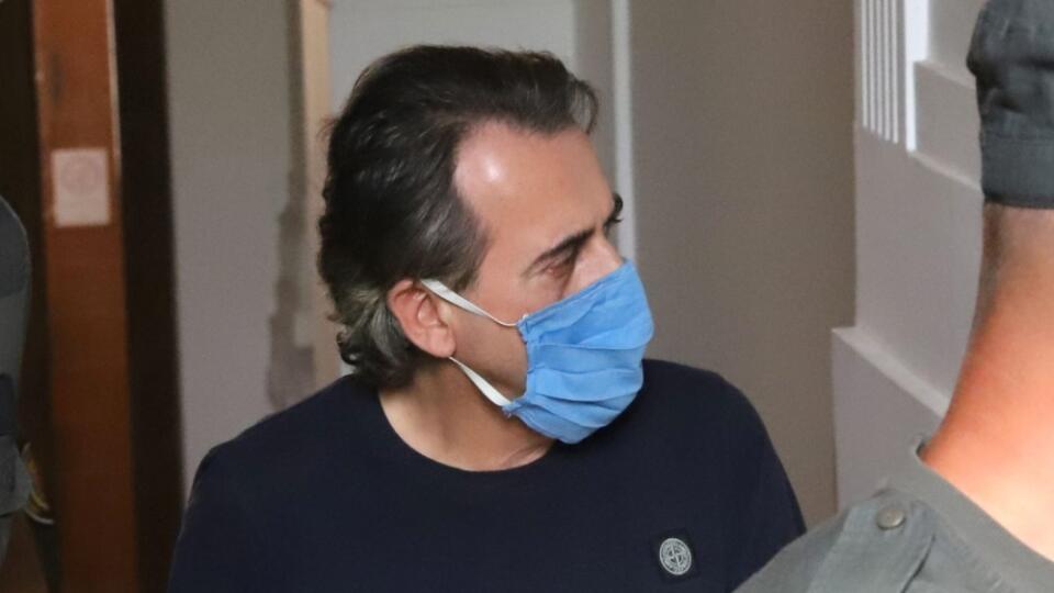 Na snímke exsudcu Richarda M. privádzajú na Špecializovaný trestný súd (ŠTS) v Banskej Bystrici, ktorý má rozhodnúť o žiadosti o predĺžení väzby, v pondelok 21. septembra 2020. FOTO TASR - Ján Krošlák *** Local Caption *** Richard Molnár