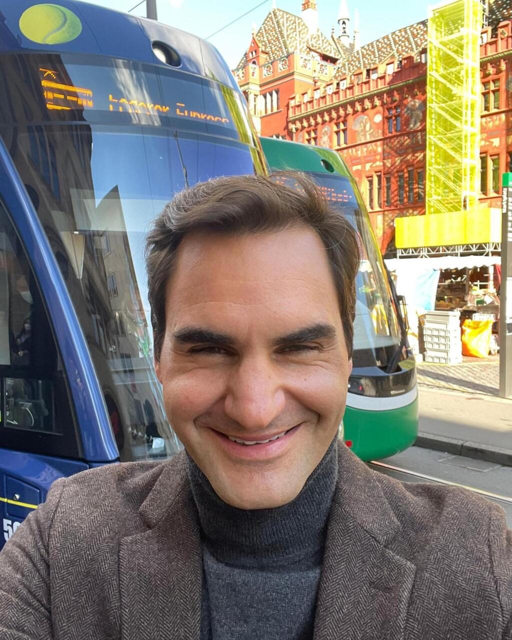 Roger Federer so svojou električkou.