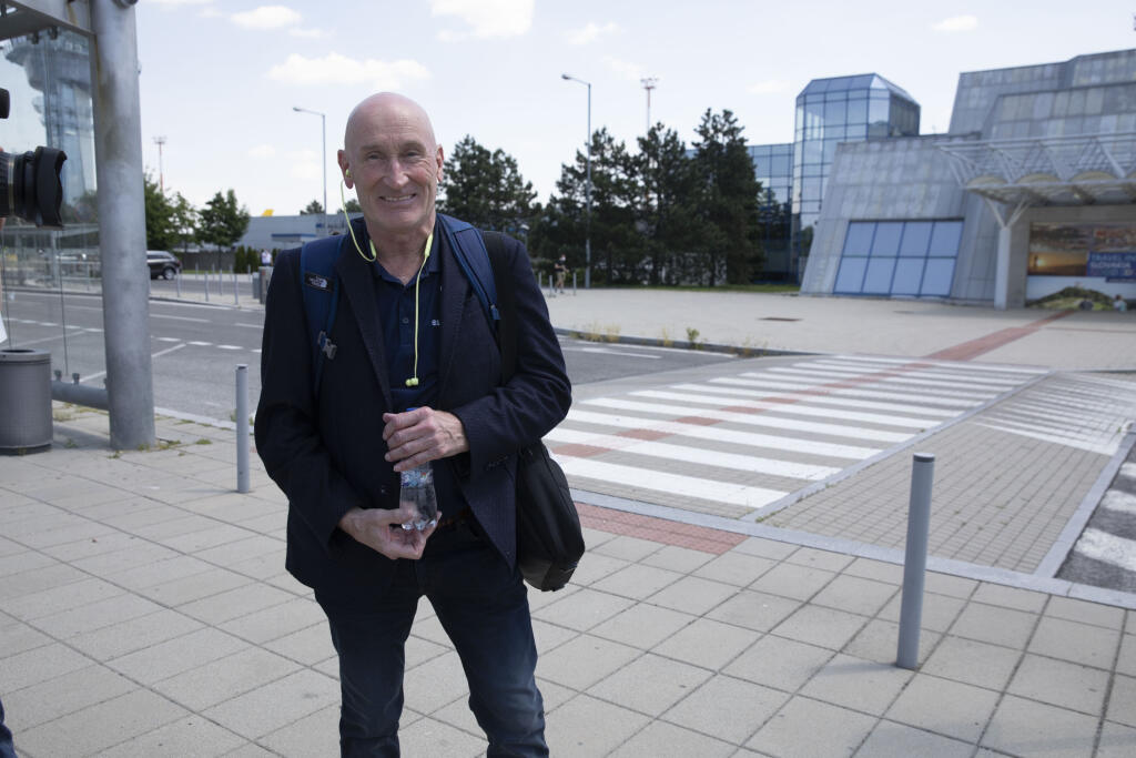Tréner Craig Ramsay mal po prílete dobrú náladu.