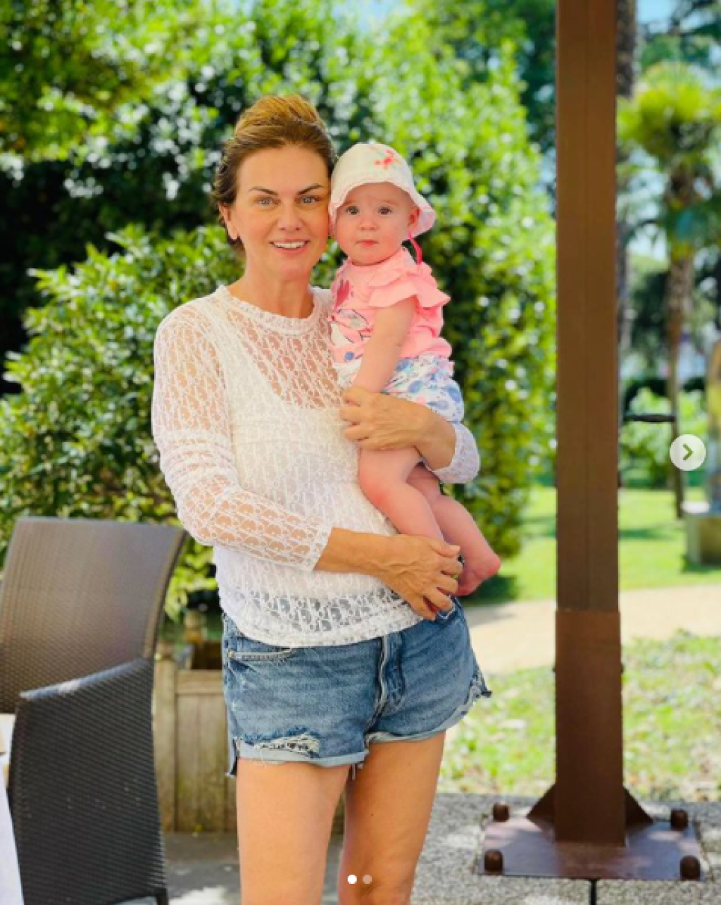 Monika Beňová sa vybrala na dovolenku do Slovinska do luxusného hotela. Spolu s partnerom išli s ňou aj jej nastávajúca nevesta a syn z prvého manželstva.