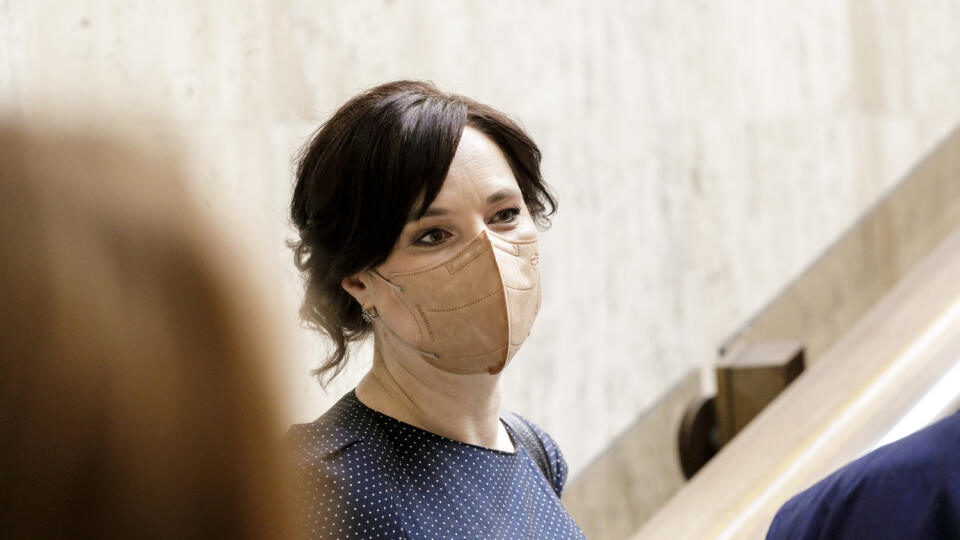 Na snímke podpredsedníčka vlády a ministerka investícií, regionálneho rozvoja a informatizácie SR Veronika Remišová (Za ľudí) prichádza na 14. rokovanie Vlády SR 2. júna 2021 v Bratislave. FOTO TASR – Dano Veselský