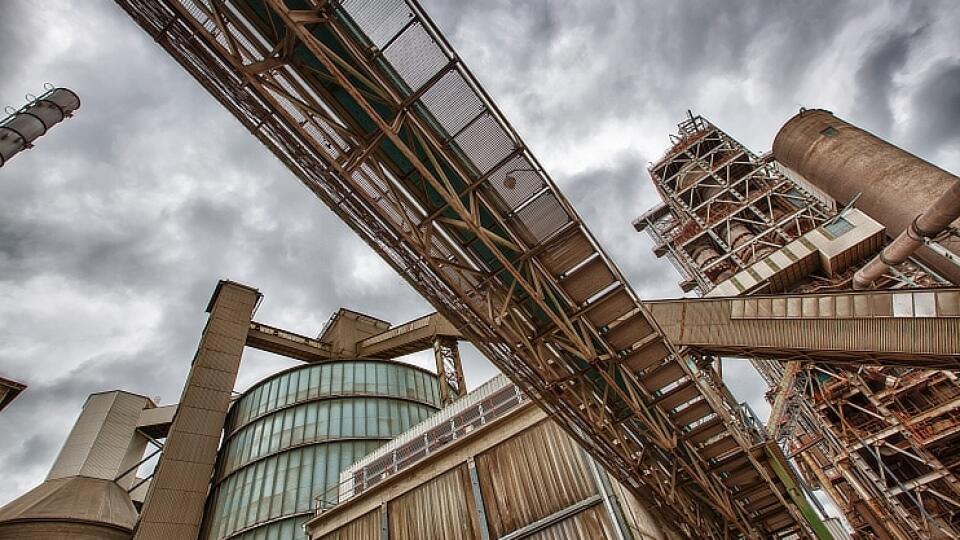 Cementáreň Holcim v Rohožníku