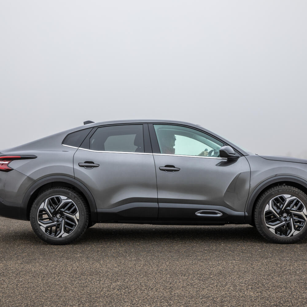Citroën C4X - francúzsky crossover sedan, ktorý vychádza z modelu C4