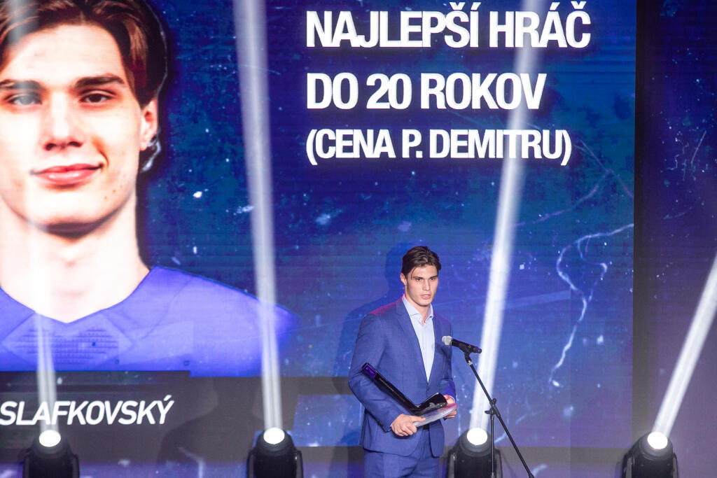 Slafkovský sa stal aj najlepším hráčom do 20 rokov.