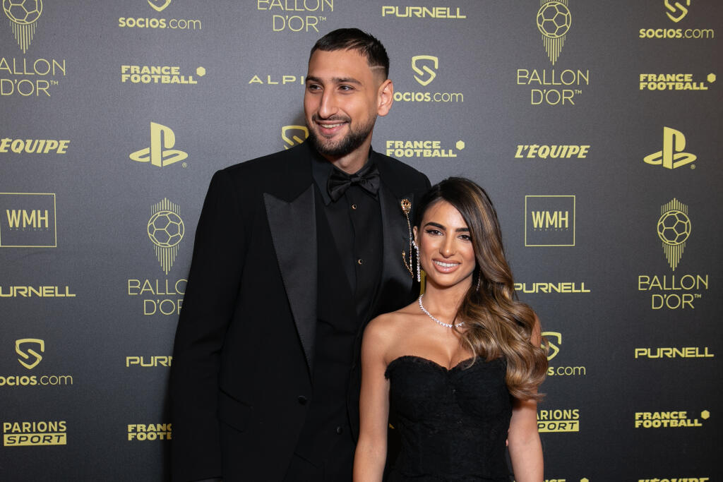 Za najlepšieho brankára vyhlásili Taliana Gianluigi Donnarumma, ktorý sa v paríži ukázal v spoločnosti svojej nežnenjšej polovičky.