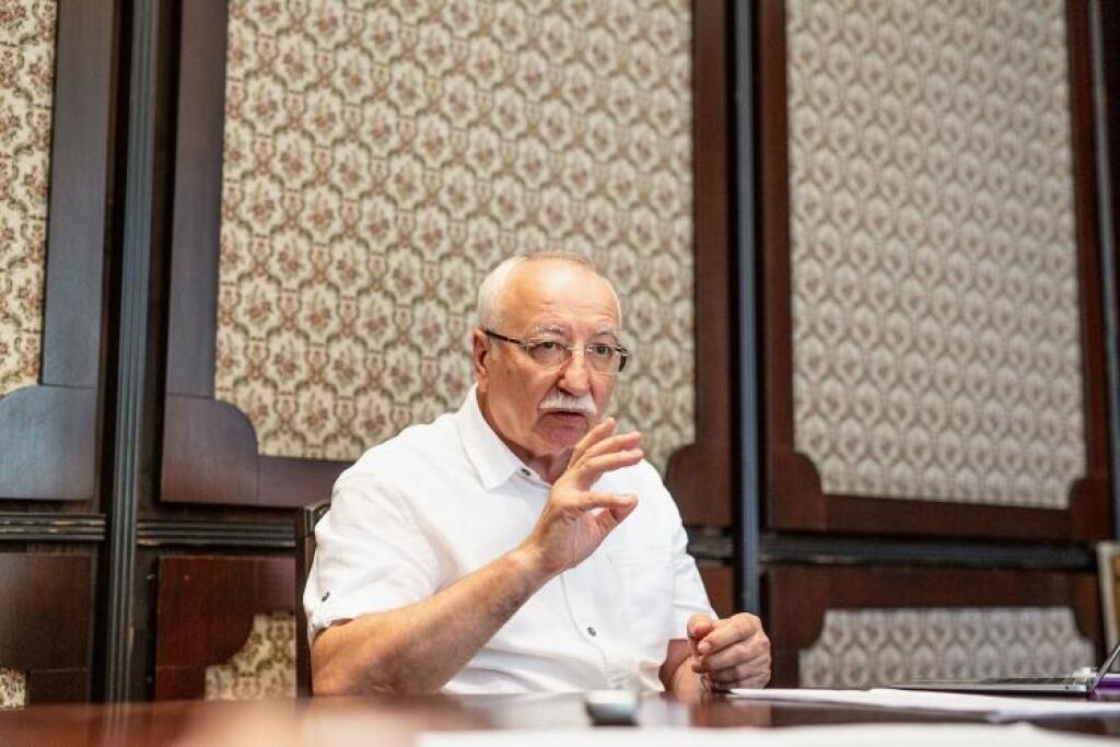 Profesor Juraj Šteňo: Lekárov bolí srdce, keď stoja pacienti v noci pred nemocnicou