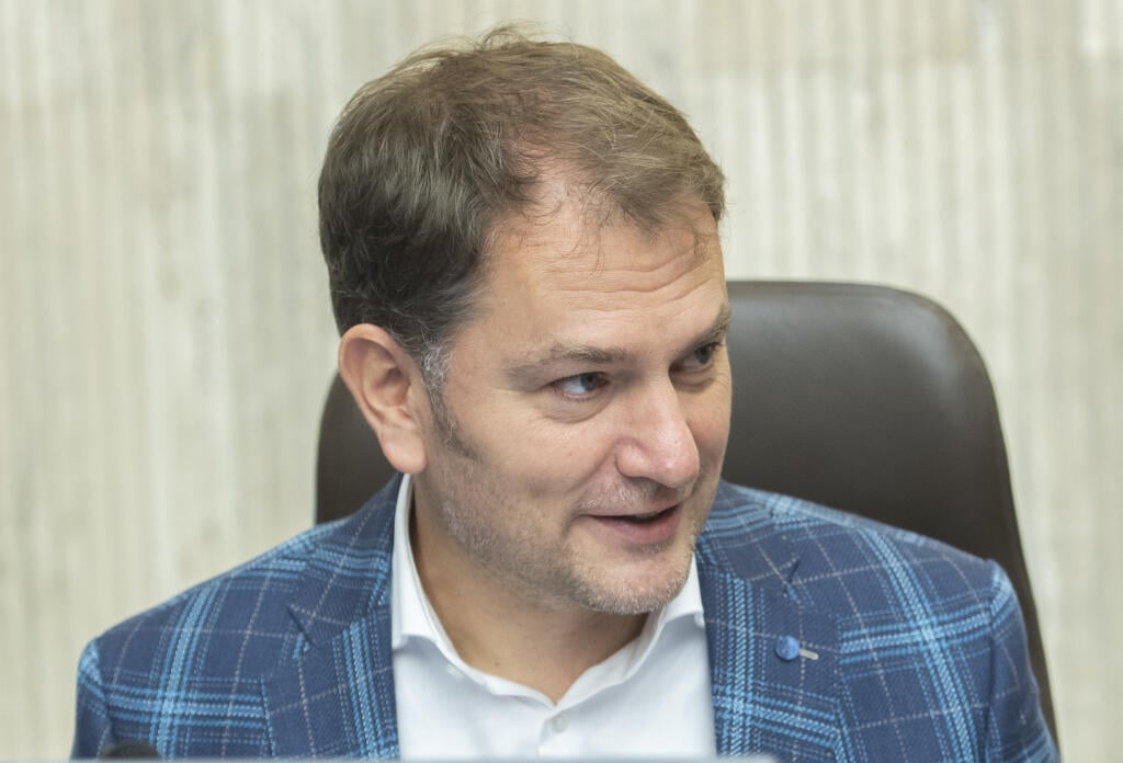 Na snímke podpredseda vlády SR a minister fianancií SR Igor Matovič (OĽaNO) sa usmieva počas 109. rokovania vlády SR v Bratislave v stredu 12. októbra 2022. FOTO TASR - Martin Baumann