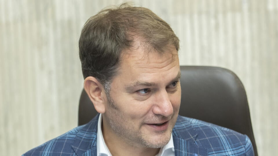 Na snímke podpredseda vlády SR a minister fianancií SR Igor Matovič (OĽaNO) sa usmieva počas 109. rokovania vlády SR v Bratislave v stredu 12. októbra 2022. FOTO TASR - Martin Baumann