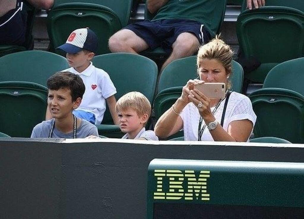 Drahé hodinky a ešte drahší prsteň nosí Mirka Federerová pravidelne.