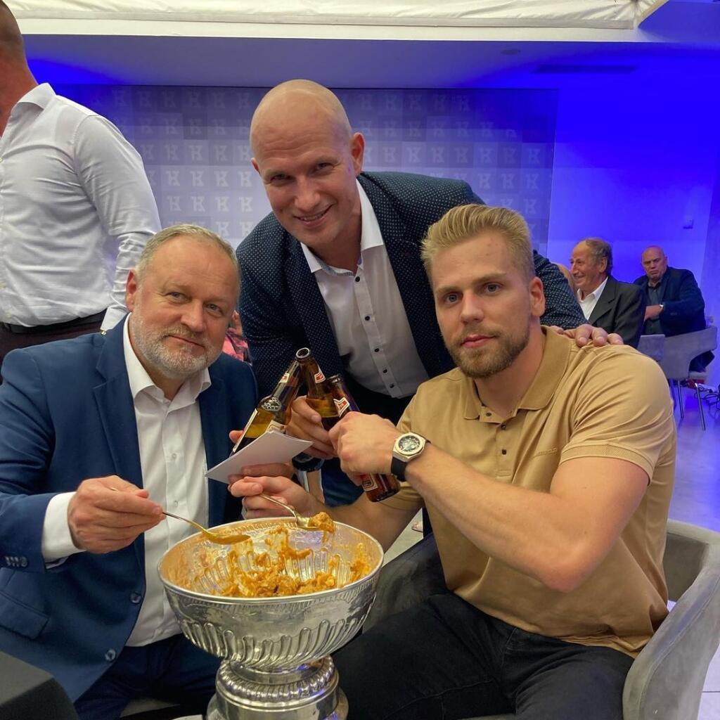 Erik Černák si na segedíne pochutil spolu s legendárnym obrancom Martinom Štrbákom, popri ktorom vyrástol v Košiciach.