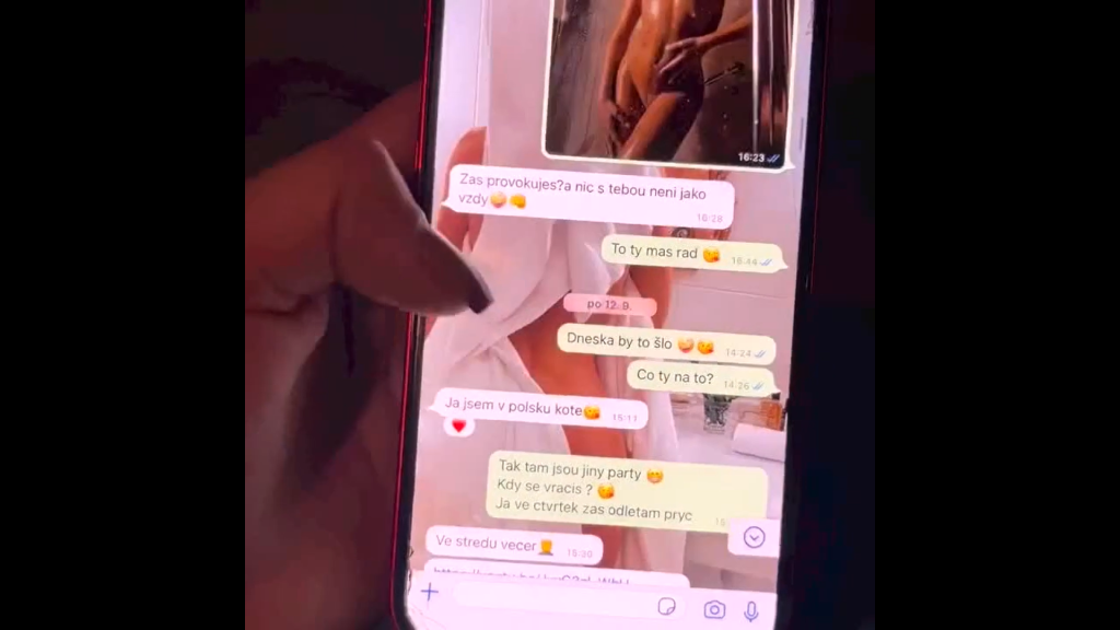 Posielali si aj nechutné videá či sexi fotky, ktoré určite vzrušia aj vás. A Lela o tom celom nemala ani potuchy.