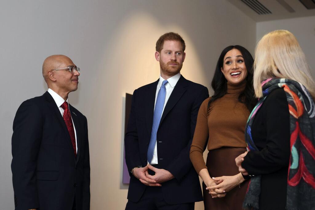Prvé kráľovské povinnosti Meghan a princa Harryho v tomto roku. Spoločne navštívili Kanadský dom v Londýne. Práve v Kanade trávili ako rodina vianočné sviatky. Reč tela vojvodkyne a vojvodu zo Sussexu naznačovala, že sú si oporou.